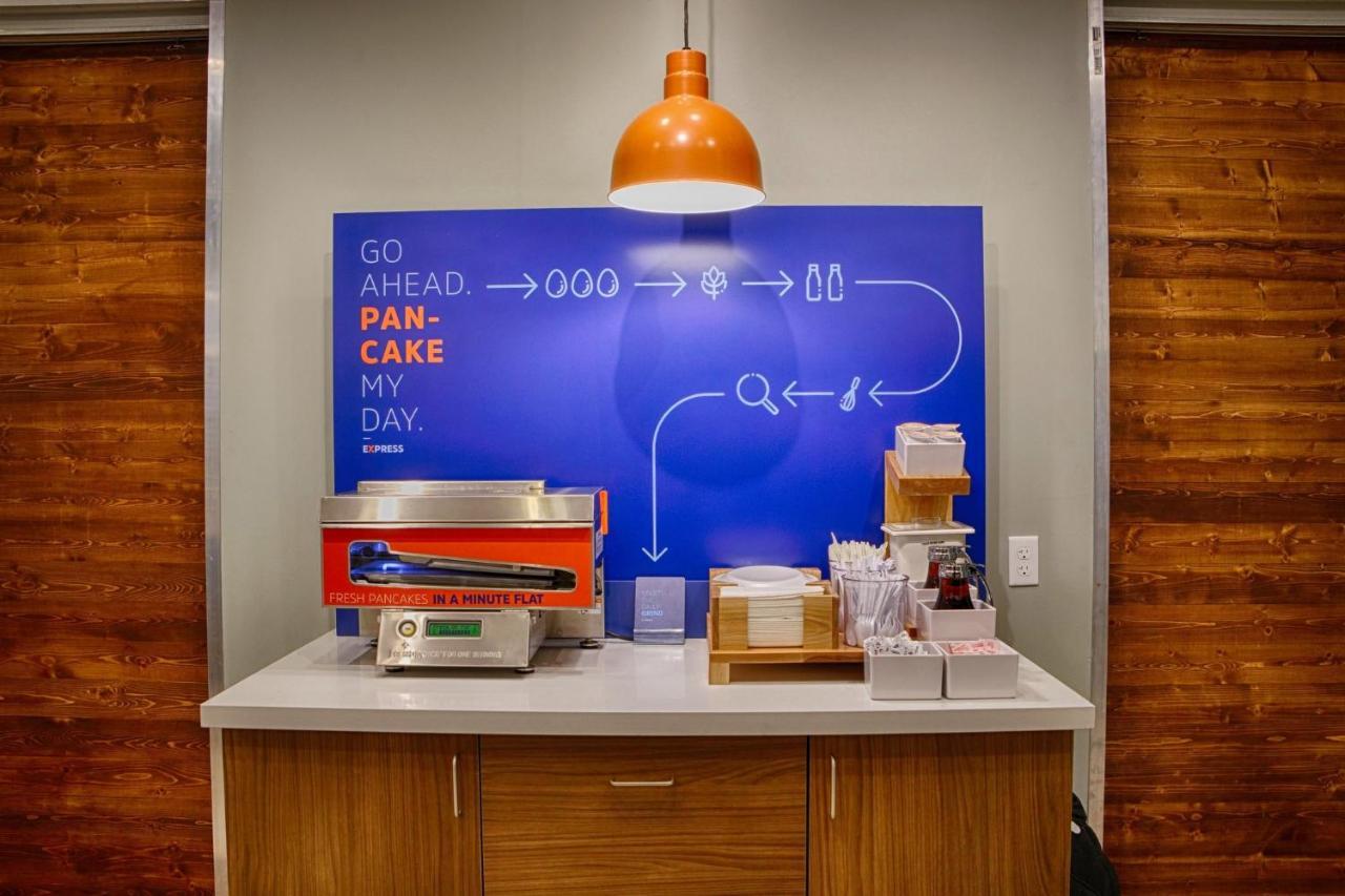 Holiday Inn Express - Blair By Ihg 外观 照片